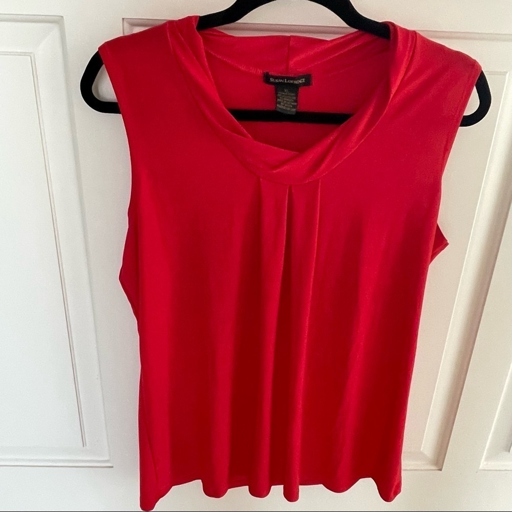 Susan Lawrence Sleeveless Top. Size XL. Pleated front with twisted neck …